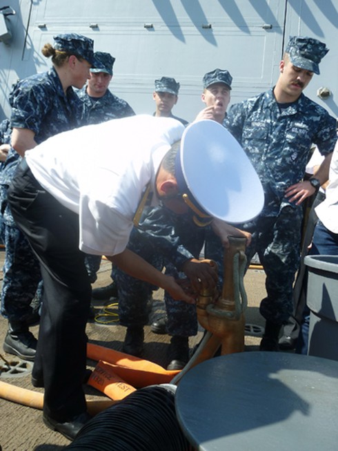 Hải quân Mỹ và Việt Nam huấn luyện phi tác chiến trên biển Đà Nẵng