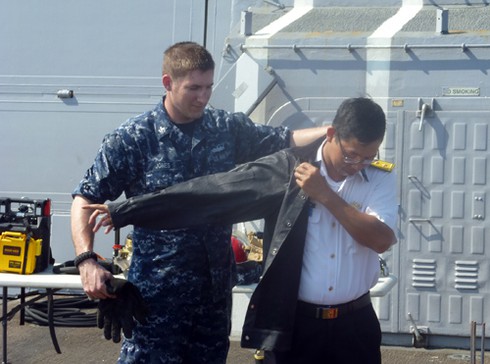 Hải quân Mỹ và Việt Nam huấn luyện phi tác chiến trên biển Đà Nẵng