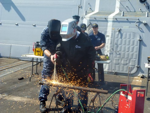 Hải quân Mỹ và Việt Nam huấn luyện phi tác chiến trên biển Đà Nẵng