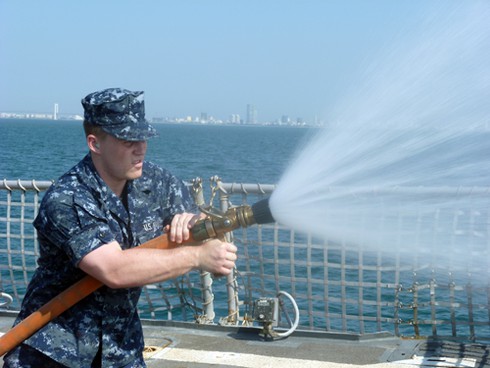 Hải quân Mỹ và Việt Nam huấn luyện phi tác chiến trên biển Đà Nẵng