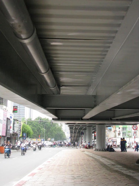 Thông xe 2 cầu vượt nhẹ tại các nút tắc