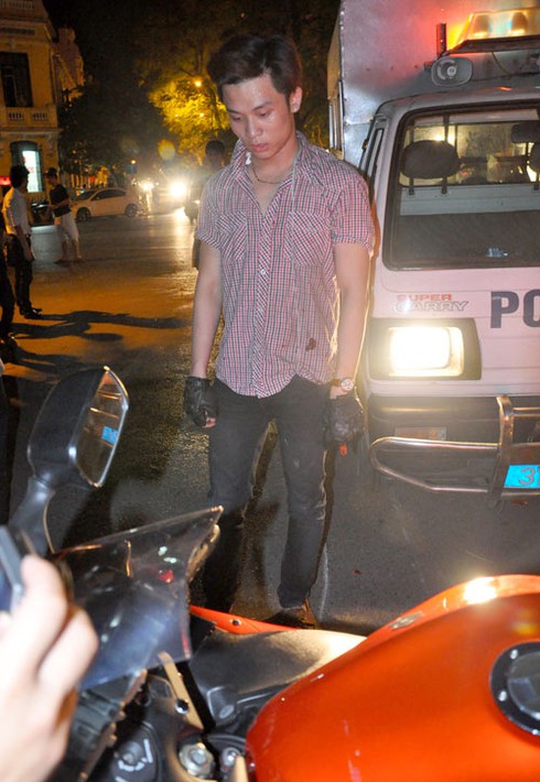 Xe phân khối lớn gây tai nạn liên hoàn