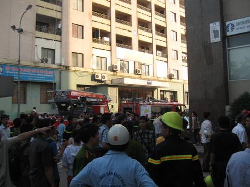 Hoảng loạn vì cháy lớn ở làng sinh viên Hacinco