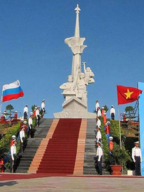 Quân cảng Cam Ranh bí mật quá khứ và hiện tại