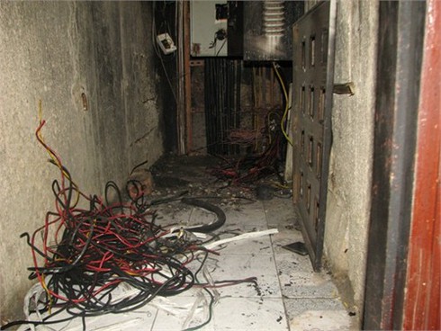 SV học bằng nến, dùng quạt giấy giữa Thủ đô