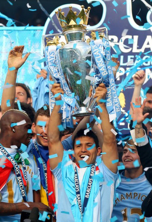 Sergio Aguero xuất sắc nhất trận Man City lên ngôi