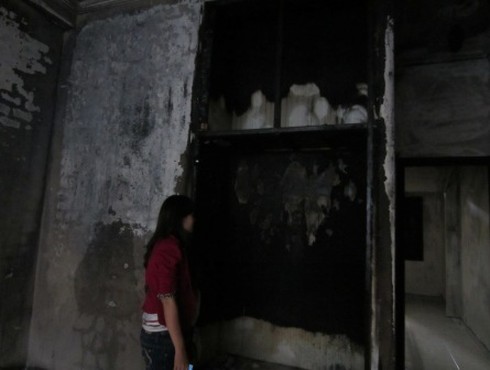 Thăm ngôi nhà bí ẩn của bé gái tự phát hỏa