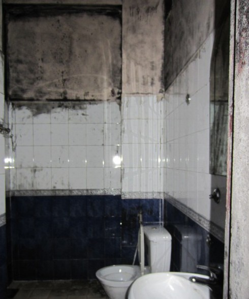 Thăm ngôi nhà bí ẩn của bé gái tự phát hỏa