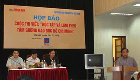 700 tác phẩm dự cuộc thi viết về học và làm theo Bác