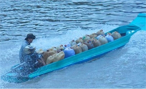 Nhóm Dũng `Huế` chịu án 47 năm tù vụ buôn lậu dầu DO