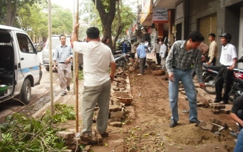 Đào cống thoát nước, Hà Nội có thành `đại công trường`?