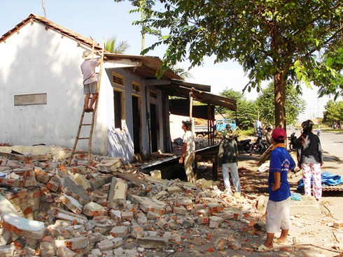 Xung phong giải toả, không cần biết dân đi đâu