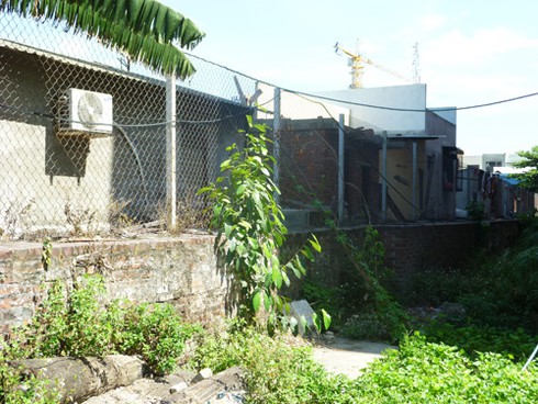 `Bóng đè` trên di tích thành Điện Hải