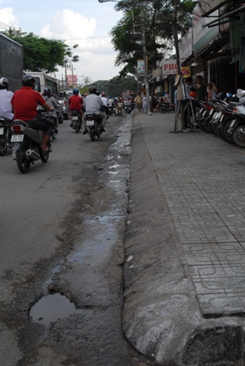 Kinh hoàng cháy cây xăng, bé 4 tuổi tử vong