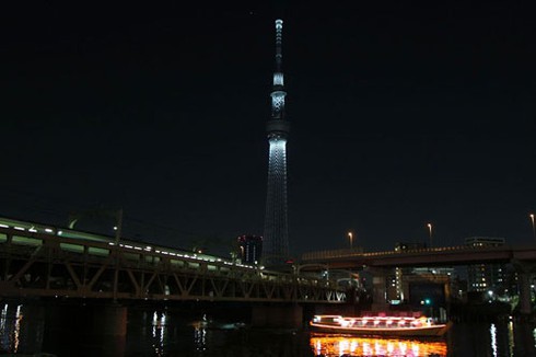 Xem cảnh hoành tráng của tòa tháp Tokyo Sky Tree
