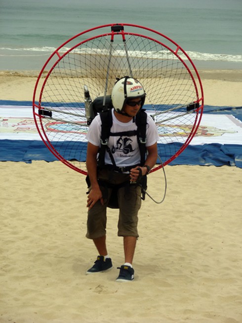 Mướt mồ hôi với những chiếc dù bay bướng bỉnh