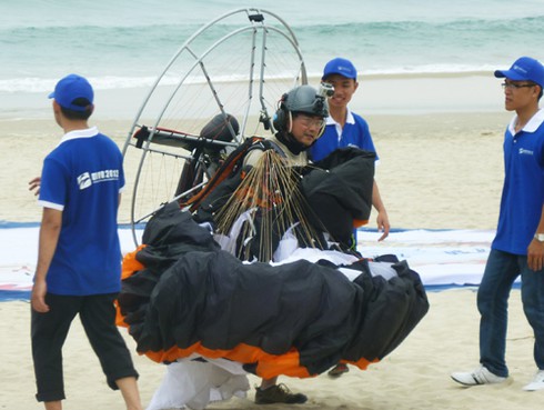 Mướt mồ hôi với những chiếc dù bay bướng bỉnh