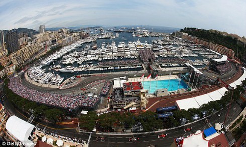 Mark Webber lên ngôi lịch sử tại công quốc Monaco