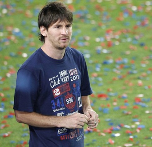 Messi bị tung tin đột tử trên sân tập