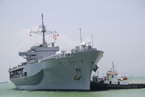 Những chiến hạm tối tân nhất thế giới đang đổ về Biển Đông