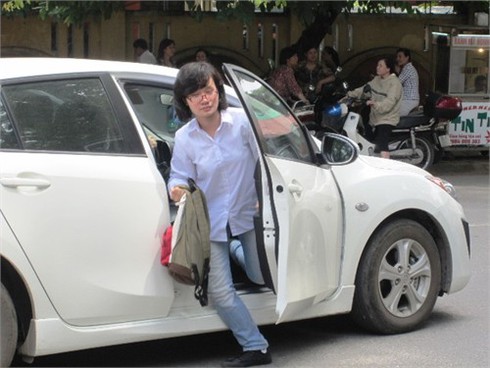 Đề Hoá dễ với HS trung bình, thí sinh cưỡi xế tiền tỷ đi thi