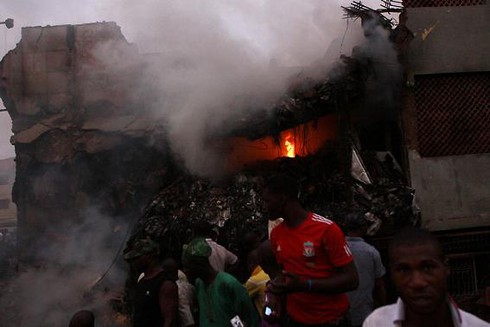 Chùm ảnh hiện trường vụ tai nạn máy bay thảm khốc tại Nigeria