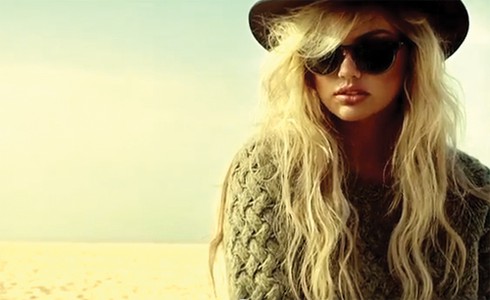 Kate Upton cặp kè sao 'Chạng vạng'