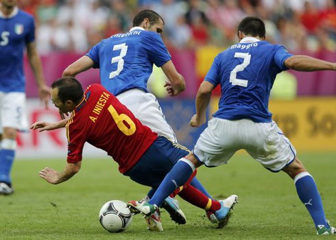 TBN và Italia chia điểm sau trận cầu giàu cảm xúc