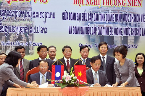 Xây dựng 48/60 cột mốc biên giới giữa Quảng Nam và Sê Koong (Lào)