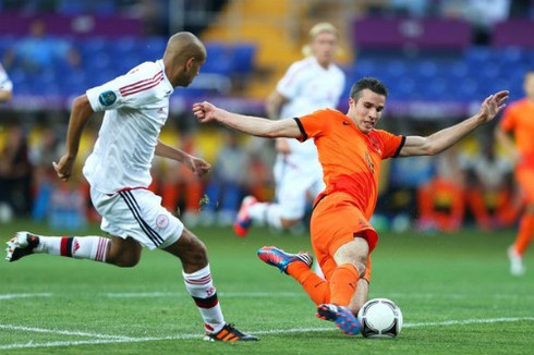 ‘Xe tăng’ Đức tiễn Hà Lan rời EURO 2012?