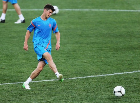 ‘Xe tăng’ Đức tiễn Hà Lan rời EURO 2012?