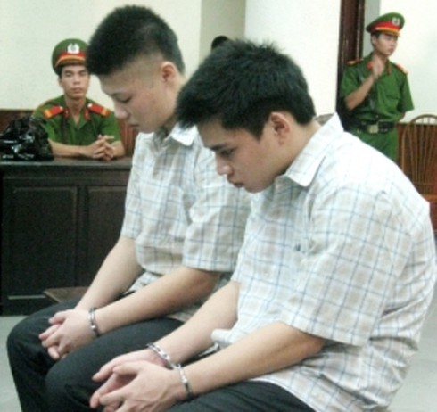 Tử hình kẻ sát hại bà nội mua gấu bông tặng người yêu