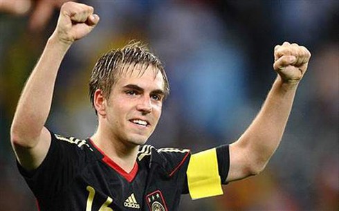 HLV Hà Lan ‘kết tội’ hàng thủ, Lahm ca ngợi Gomez