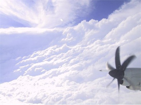 Theo chân lính Mỹ 'săn bão'