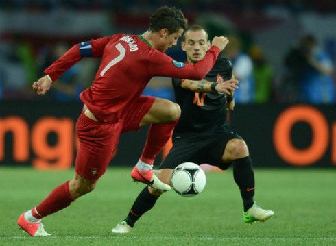 Cristiano Ronaldo suýt nhận điểm 10 trong trận thắng Hà Lan