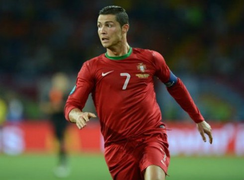 Cristiano Ronaldo suýt nhận điểm 10 trong trận thắng Hà Lan