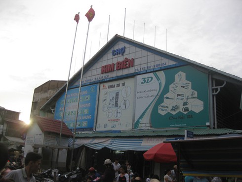 Đi chợ mua 'thuốc độc' tẩm vào thức ăn ở Sài Gòn