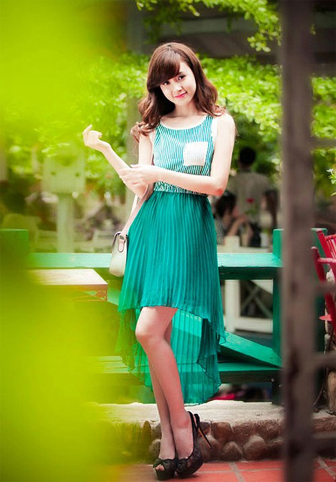 Các sao thướt tha cùng váy mullet