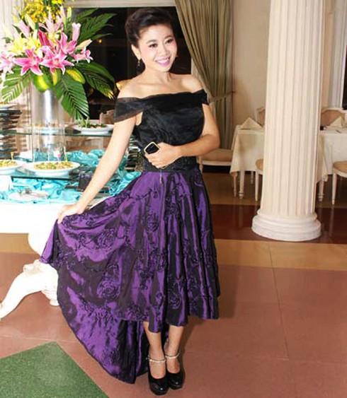 Các sao thướt tha cùng váy mullet