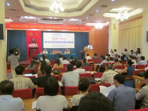 Quốc hội thông qua 13 dự án Luật