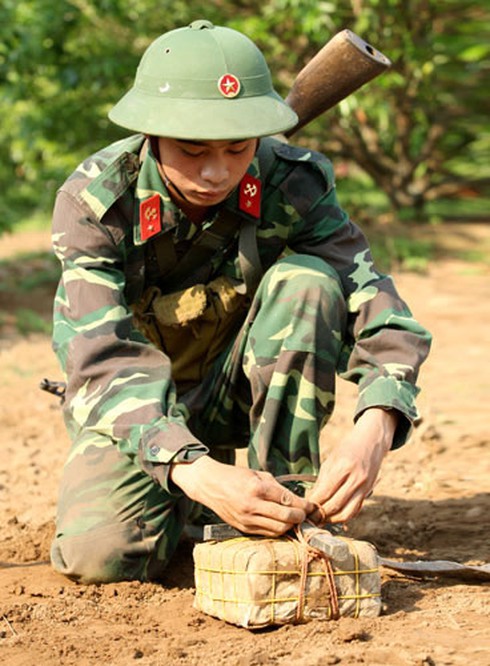 Huấn luyện cửa mở đánh chiếm đầu cầu ở “Trung đoàn gió”