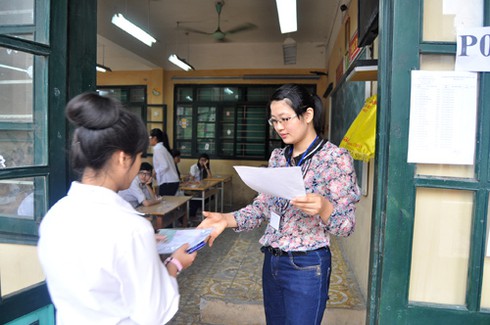 Không cấm mang máy ghi âm, ghi hình vào phòng thi