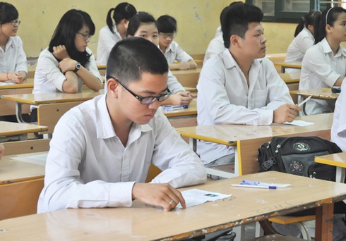 Đình chỉ thi nếu mang máy ghi âm, ghi hình