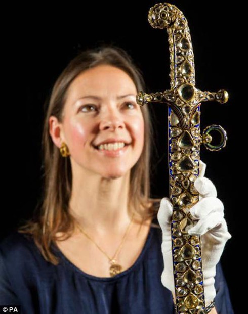 Những vật dụng vô giá của Hoàng gia Anh