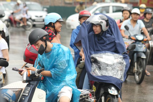 Sĩ tử chen chân về kinh ứng thí