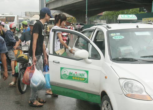 Sĩ tử chen chân về kinh ứng thí