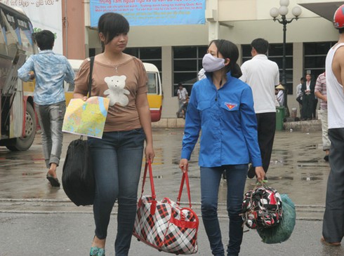 Sĩ tử chen chân về kinh ứng thí