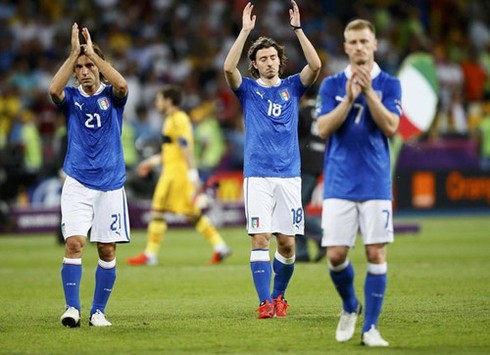 Tây Ban Nha tưng bừng ăn mừng, Italy rơi lệ tiếc nuối