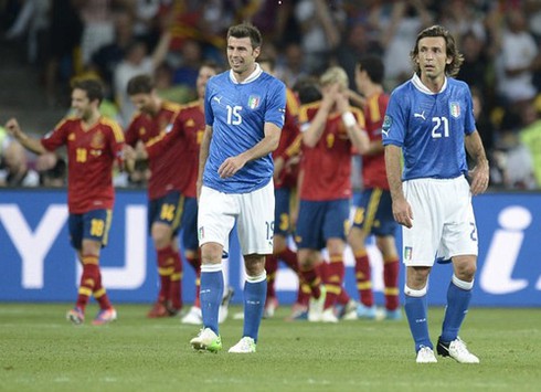 Tây Ban Nha tưng bừng ăn mừng, Italy rơi lệ tiếc nuối