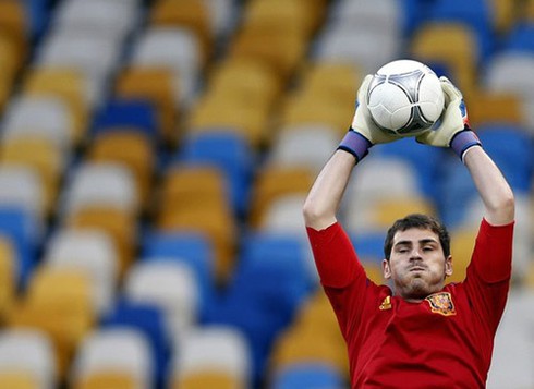 Tây Ban Nha tới tấp phá kỷ lục bóng đá thế giới